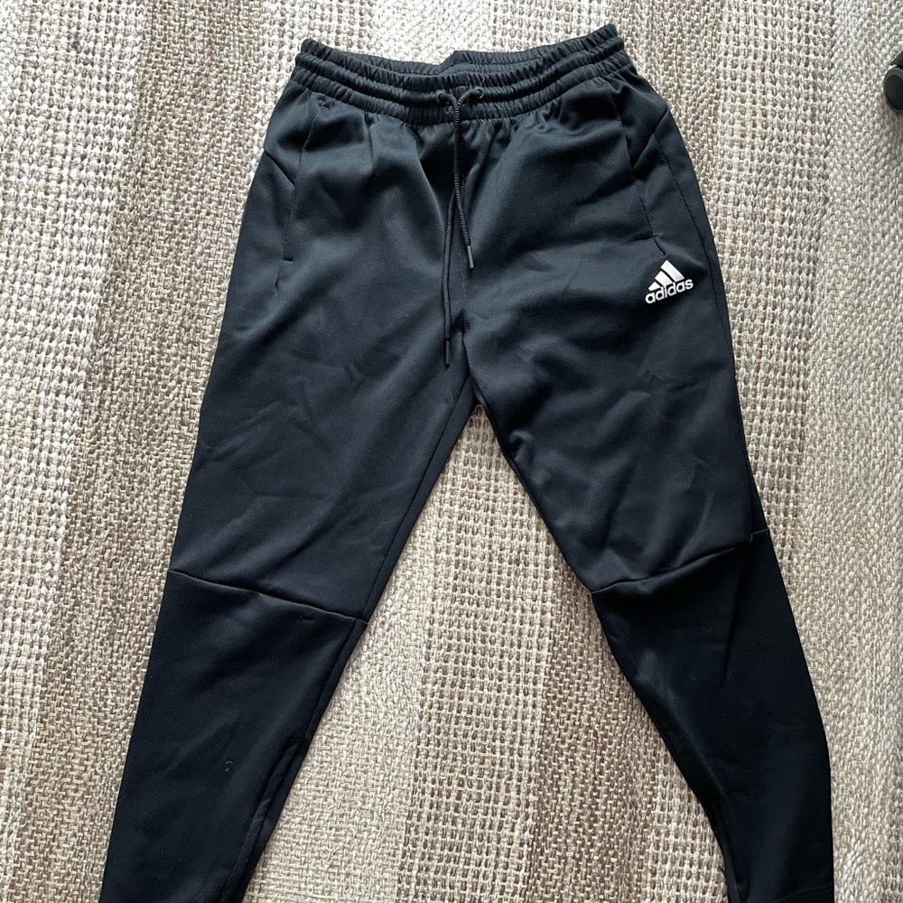 Adidas sweats with zipper at ankle